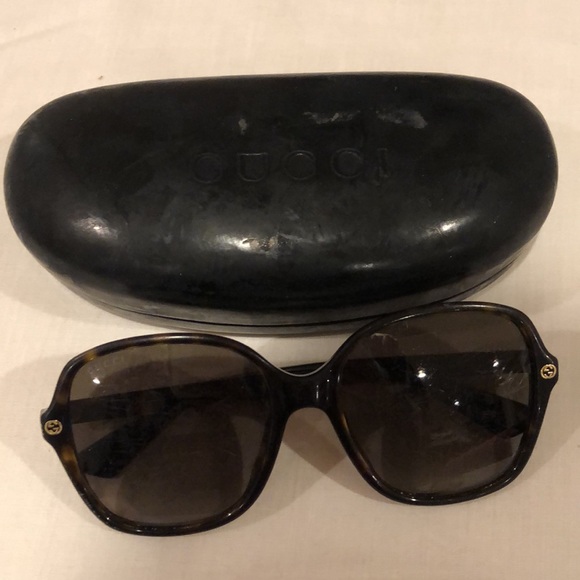 Gucci oversized black sunglasses main image 4